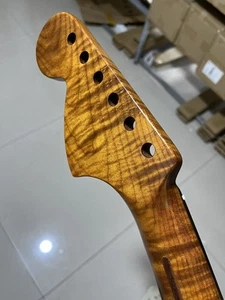 Grande paletta palissandro 22frets Strat Roasted Flame acero manico chitarra elettrica - Foto 1 di 7