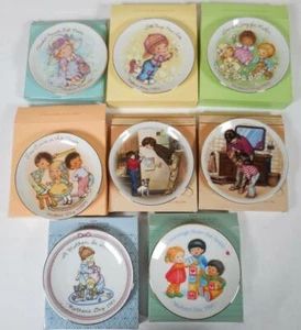 Avon Muttertag Mini 5" Sammelteller in Boxen, 8 Stück, 1981-1987, 1990 - Bild 1 von 12