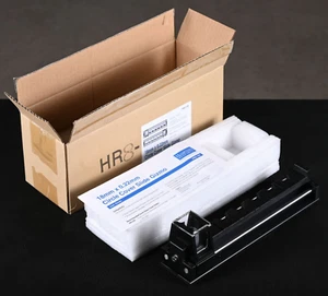 Hampton Research HR8-169 18 x 0.22 mm Circle Glass Cover Slide Gizmo Dispenser - Picture 1 of 10
