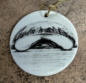 Mary McLaughlin Glasur Chicago Cloud Gate Bean Keramik Ornament - Bild 1 von 2