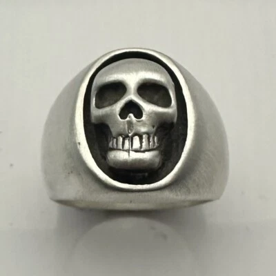 ANILLO SUPERIOR OVALADO CALAVERA COMPLETA PLATA ESTERLINA MJG.   29 GRAMOS. BIKER. GUITARRISTA Foto 1 de 4