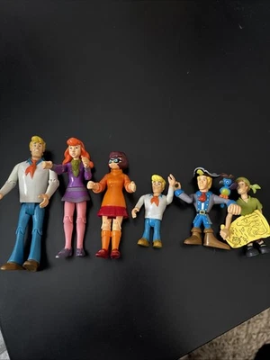 Vintage Scooby Doo Action Figures Toys Bundle - Image 1 of 3