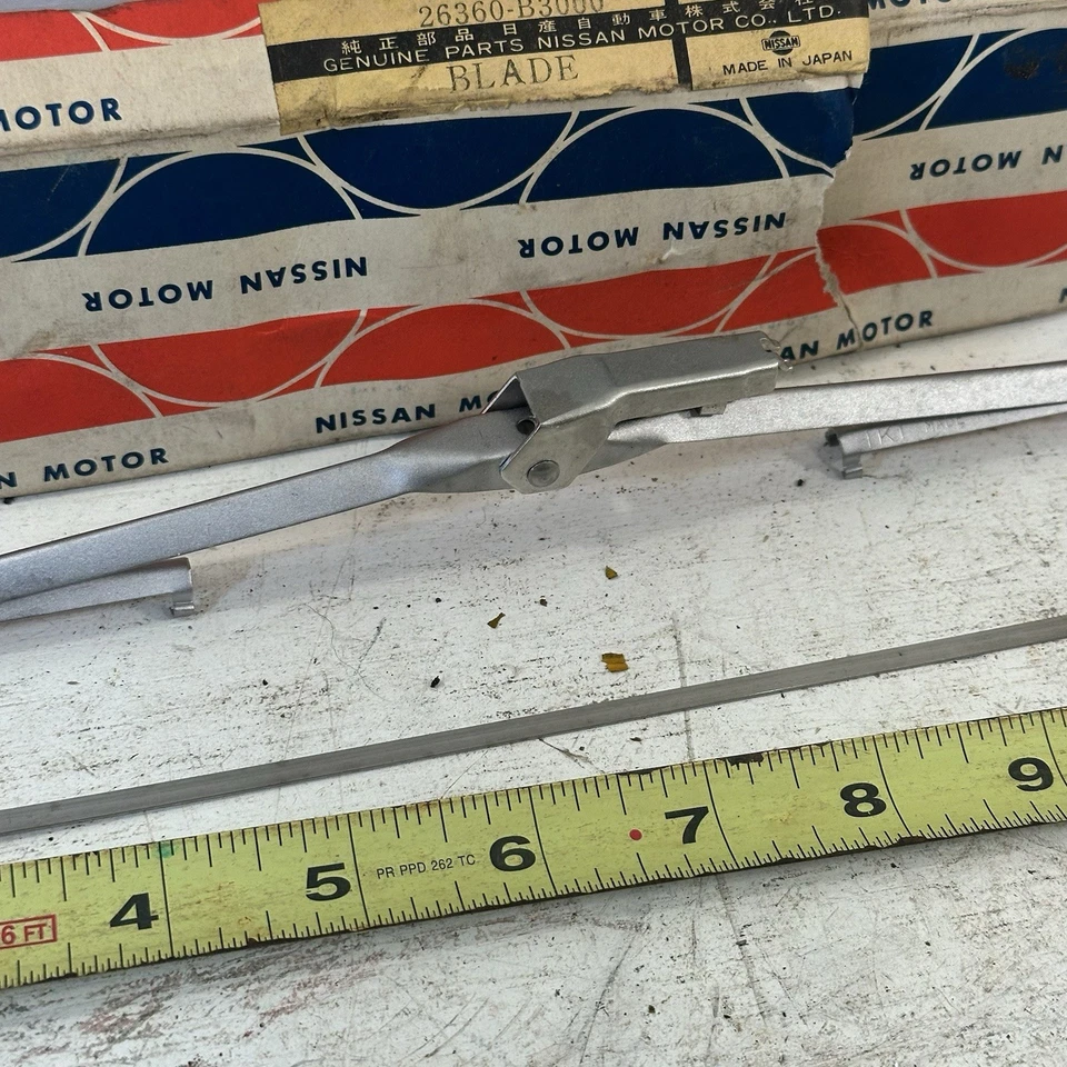 New OEM Genuine NISSAN 26360B3000 Datsun 240Z 260Z 280Z Wiper Blade S30Z S31Z - Image 1 of 4