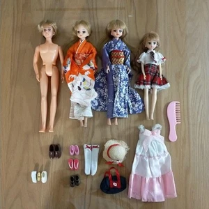 Lotto Barbie Licca-chan Boyfriend Doll Vintage Rara Set Vestiti Accessori. - Foto 1 di 9