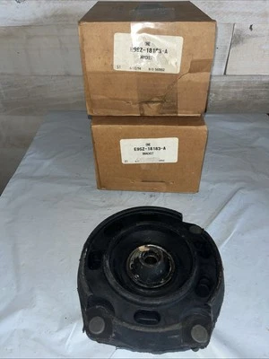 Par de soportes de puntal de suspensión delantera para Ford Thunderbird Mercury Cougar 89-97 Foto 1 de 2