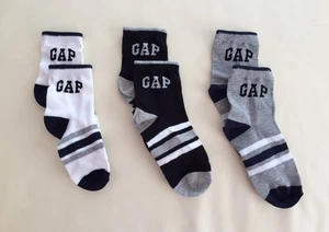 Paquete de 3 pares NUEVOS calcetines con logotipo atlético Baby Gap Boys ** se adapta a 3-5 años - Imagen 1 de 4