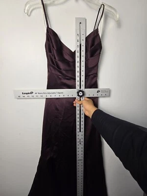 Vestido de novia David's para mujer talla 2 borgoña satinado imitación envoltura acanalada correa de espagueti Foto 1 de 4