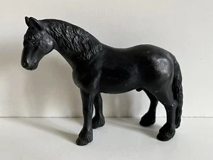 Schleich 13242 Friese Hengst schwarz Pferd Pferde black horse Hof Farm Life - Bild 1 von 2