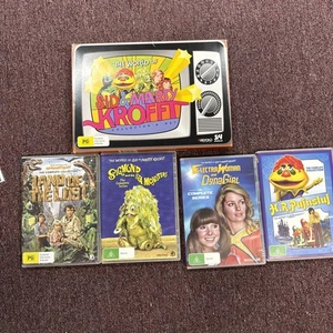 WORLD OF SID & MARTY KROFFT DVD COLLECTORS SET H.R. PUFNSTUF LAND OF THE LOST - Imagen 1 de 16