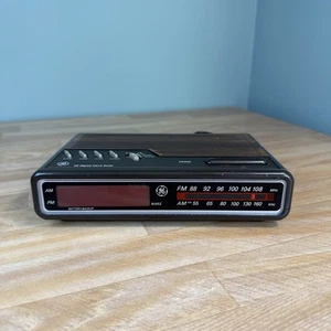 Vtg General Electric GE Alarm Clock AM/FM Radio 7-4612B Wood Grain Retro WORKS! - Picture 1 of 14