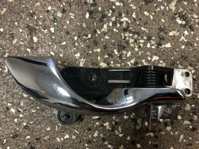 2000 - 2005 Cadillac Deville RH PASSENGER SIDE INTERIOR DOOR HANDLE OEM A - Image 1 of 4