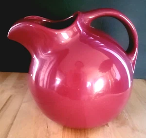 Vintage Hall Pottery Red Water Juice Pitcher w/Ice Lip Burgundy Ball Shape MCM - Picture 1 of 6