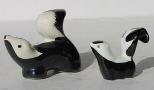 Skunk Figurines Cartoon Comic Style Ceramic Porcelain Hand Painted Set of 2 CUTE - Picture 1 of 1