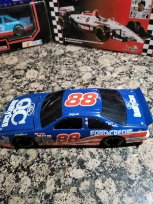 Action NASCAR 1:24 Brickyard 400 BW carro Dale Jarrett #88 cuidados de qualidade 1997 Ford - Imagem 1 de 4
