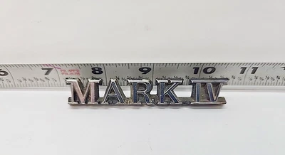 Emblema tapa maletero OEM D2LB-16098-A 1972-1976 Lincoln Continental Mark IV (587A) Foto 1 de 4