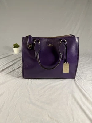 Сумка наплечная Coach средняя фиолетовая кожа широкий низ - Изображение 1 из 4
