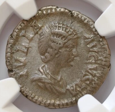 IMPERIO ROMANO JULIA DOMNA AD 193-217 AR DENARIUS NGC EN MUY BUEN ESTADO Foto 1 de 4
