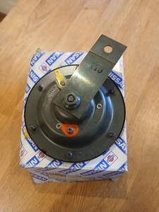 Nissan 300ZX Z32,Low tone horn, new genuine part. 25620-37P01. - Picture 1 of 4
