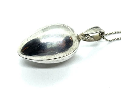 Vintage Sterling Silver Egg Shaped Opening Locket Pendant Necklace 9.2 grams - Image 1 of 4