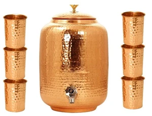 Jarra dispensadora de agua de cobre puro diseño martillado 8 litros Matka con 6 vasos - Imagen 1 de 8