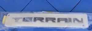 GM 23255004 GMC Terrain Name Plate 2010-2022 Chrome Emblem OEM New - Bild 1 von 2