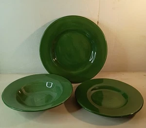 Set Of 3 Pottery Barn Sausalito Dinner, Pasta & Soup Plate 10" & 12" Celery Grn - Picture 1 of 6
