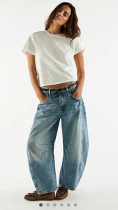 Free People Good Luck Mid Rise Barrel Jeans We The Free Ultra Light Beam 29 NWT - Picture 1 of 8