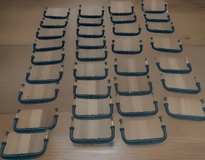 Conjunto vintage de 33 puxadores de gaveta de metal preto com conjunto de 20 botões - Imagem 1 de 4