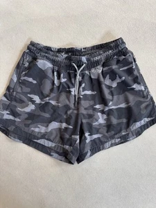 Athleta Girl Shorts Camo Wicking Pocket Drawstring Size XXL 16 - Picture 1 of 4