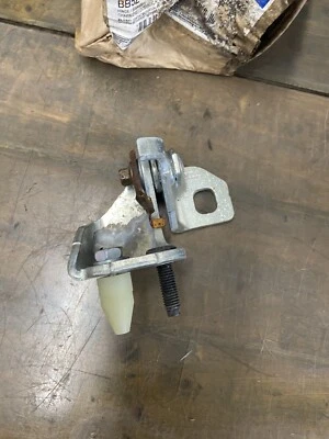 2013 -2020 FORD FUSION REAR RIGHT PASSENGER SIDE UPPER DOOR HINGE OEM - Image 1 of 4