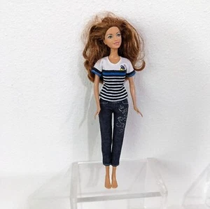 Camiseta y pantalones vaqueros talla muñeca Barbie solamente - Imagen 1 de 12