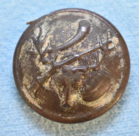 Vintage coat button, Hunting Jacket button? Rifle Hunting Horn Stag Cover