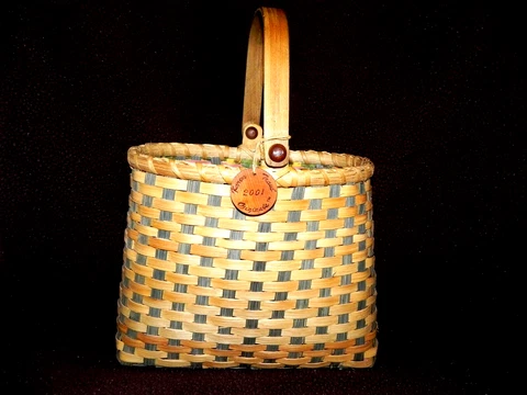 Karen Traub Originals Vintage 2001 Woven Basket Cover