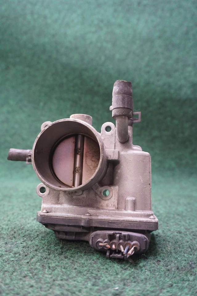 Hyundai Accent 2013 1,6 L carrocería del acelerador OEM 351002B300 105.344 millas Foto 1 de 4