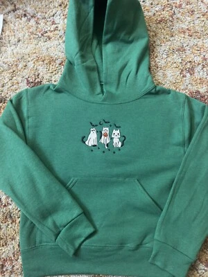 Sudadera con Capucha Jerzees Verde Suave Polar, Talla Juvenil Pequeña Tema HALLOWEEN Foto 1 de 3