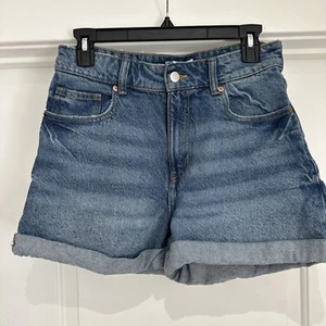 H&M Denim Shorts Womens Size 6 Premium Weight Cuffed High-Waist Shorts - Picture 1 of 6