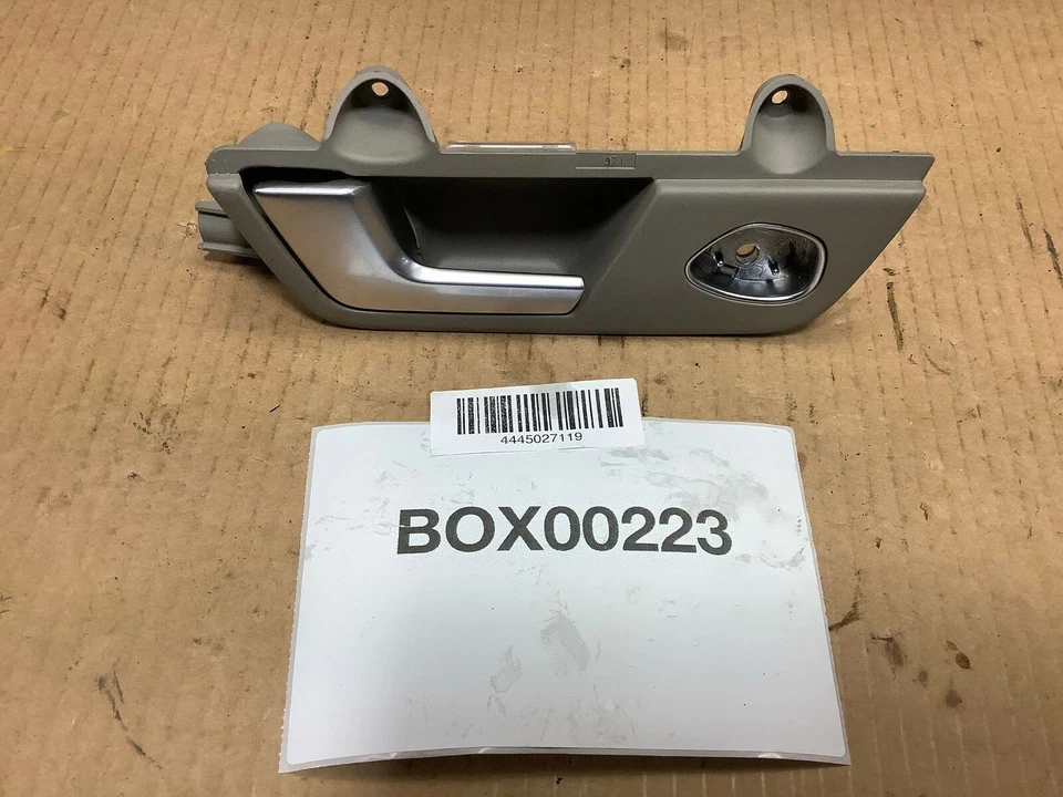 AUDI A4 B7 2007 sedán quattro trasero izquierdo lado del conductor interior manija de puerta OEM+ Foto 1 de 4