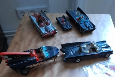 Corgi Toys 267 - Batmobile mit 107 Glastron Batboat & Trailer plus 3 Fahrzeuge - Bild 1 von 4