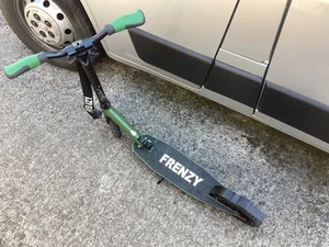 FRENZY 205MM PNEUMATIC PLUS SCOOTER VERDE - Imagen 1 de 13