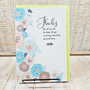 Tarjeta de felicitación del día de los profesionales administrativos Hallmark azul floral - Imagen 1 de 9