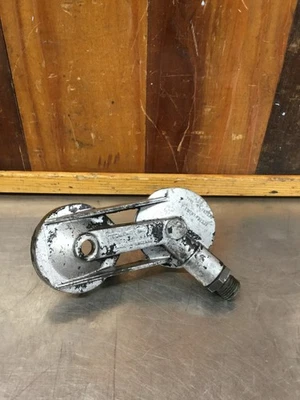 MG MGB • Adaptador de filtro de aceite giratorio original. Tipo Tecalemit. Usado.  KMG1433 Foto 1 de 4