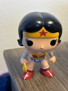 FUNKO POP! DC Comics Super Heroes # 08 - Wonder Woman Vinyl Figure Loose - Picture 1 of 4
