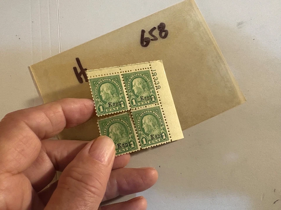 U. S. Stamp plate block - 658 - Kansas Overprint Franklin HINGED - Image 1 of 1