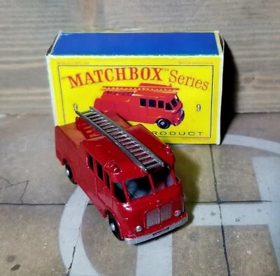 MATCHBOX N.09c MERRYWEATHER  MARQUIS SERIES III FIRE ENGINE 1959 IN REPRO-BOX  - Immagine 1 di 4