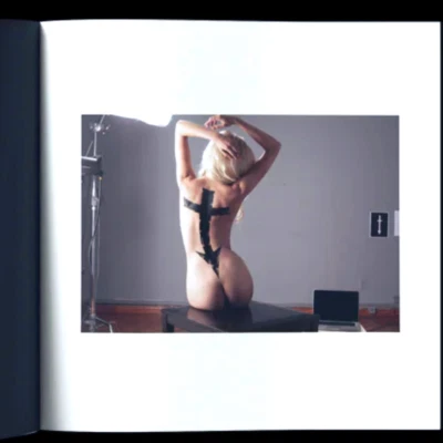 DELUXE EDITION LARGE BOOK BEIGE VINYL THE PRETTY RECKLESS LP TAYLOR MOMSEN - Image 1 of 4