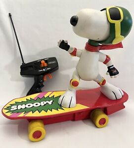Vintage 1987 Matchbox Peanuts RC Skateboard Snoopy Toy W/Remote-UNTESTED