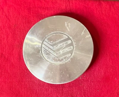 Tapa central Ford/Mercury Grand Marquis 2004 Foto 1 de 3