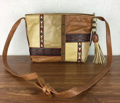 Cartera Bandolera Sharif de Colección de Cuero con Retazos Suroeste Tostado Marrón Borla Foto 1 de 4