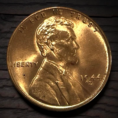 Red Uncirculated 1944-D Lincoln Wheat RD Cent Penny US Type Coin Lot C11-327 - Image 1 of 4
