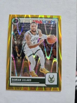 2023-24 Panini Hoops Premium Stock Damian Lillard Gold Seismic Prizm /10 - Bild 1 von 2